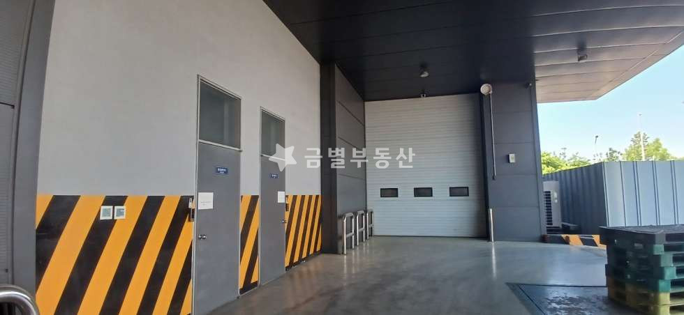 인천 검단구 오류동 창고동 희소한 대형 물류창고 임대 (전용 950평) 월세 매물번호 10006 사진 8