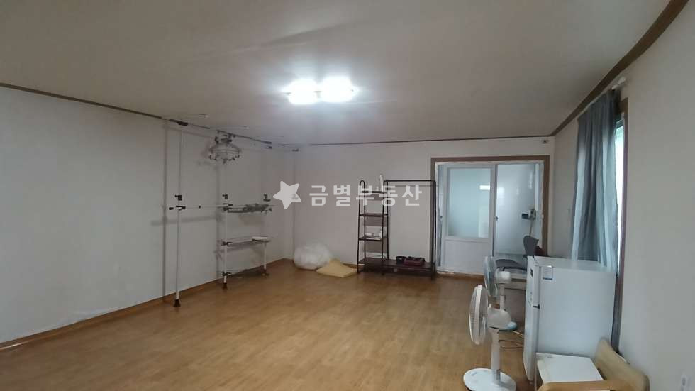 경기 김포시 하성면 원산리 원산리 단독공장 임대 (전용 134평) 내부 사무실 월세 매물번호 10203 사진 6